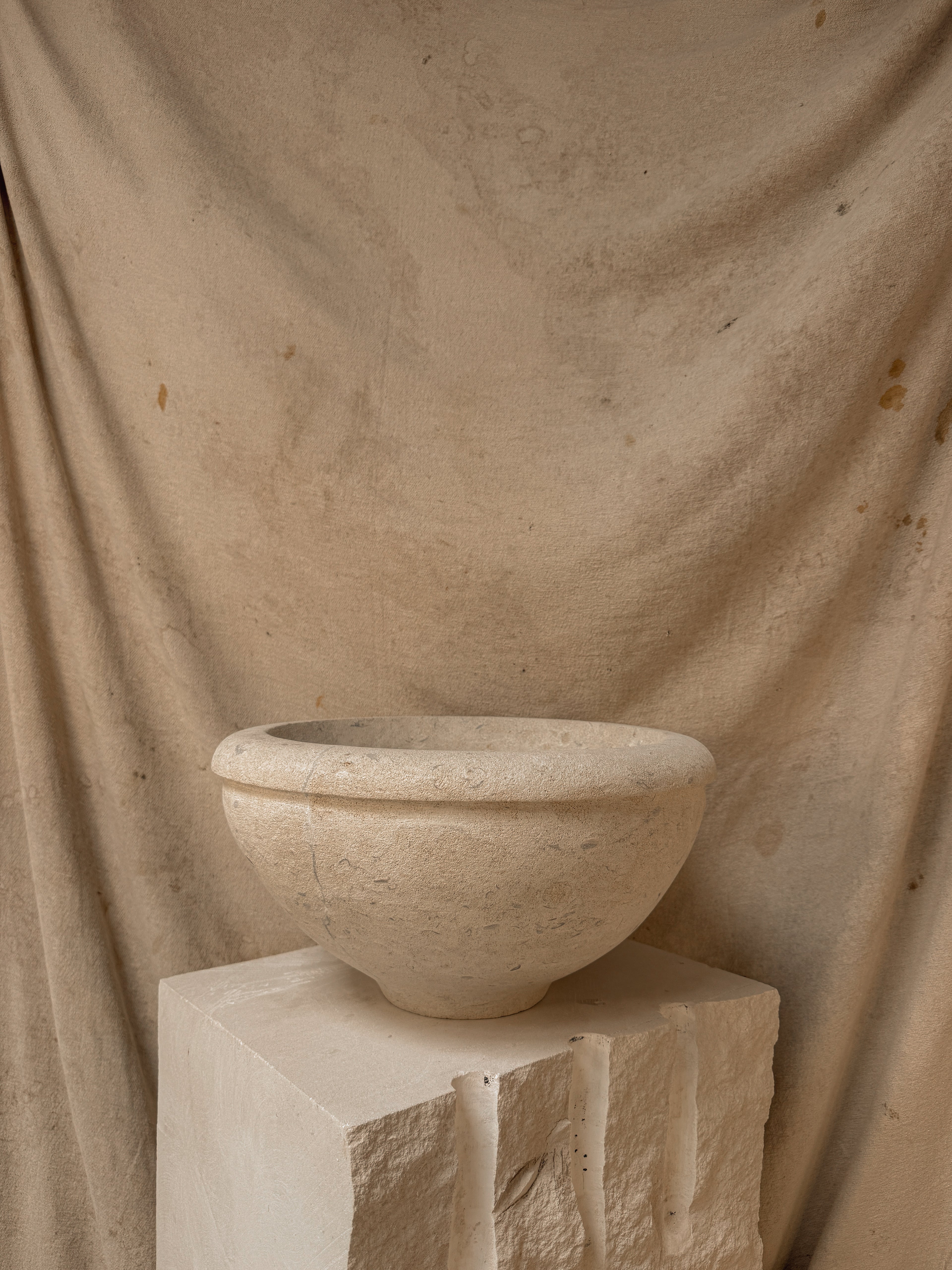 BATH LIMESTONE SELENE BOWL