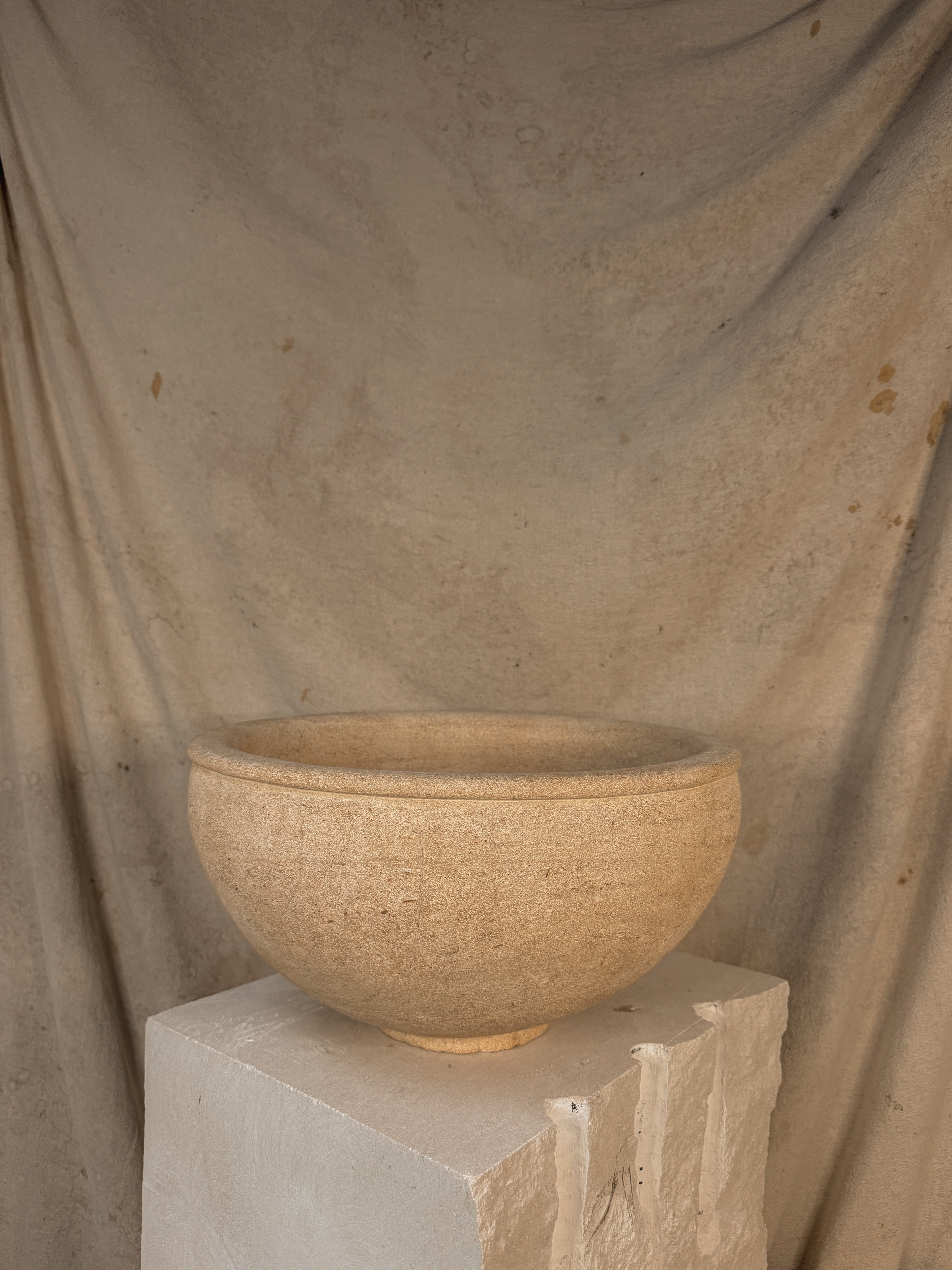 COTSWOLD LIMESTONE LADYKIRK BOWL