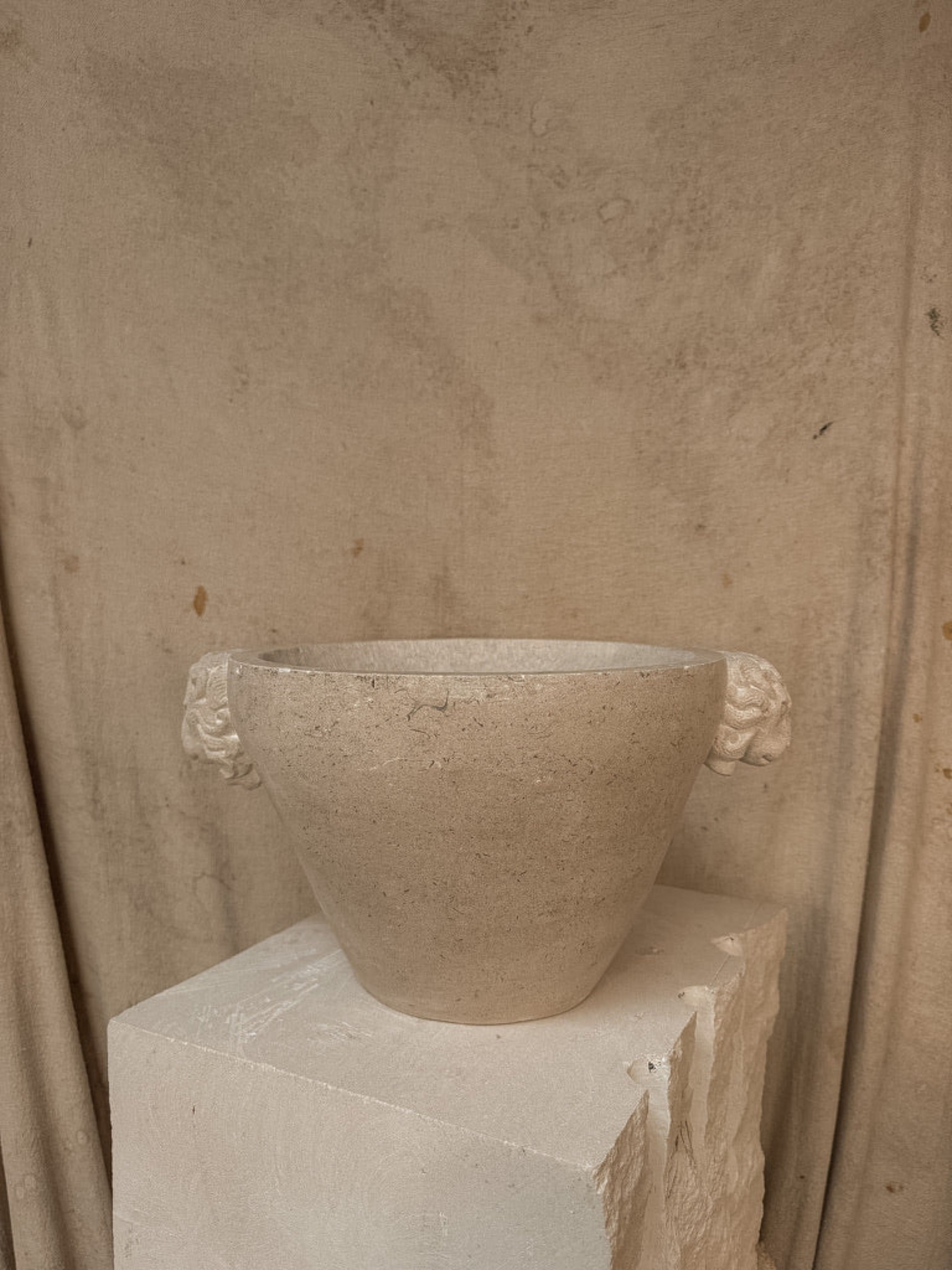 PORTLAND LIMESTONE BUXTON BOWL