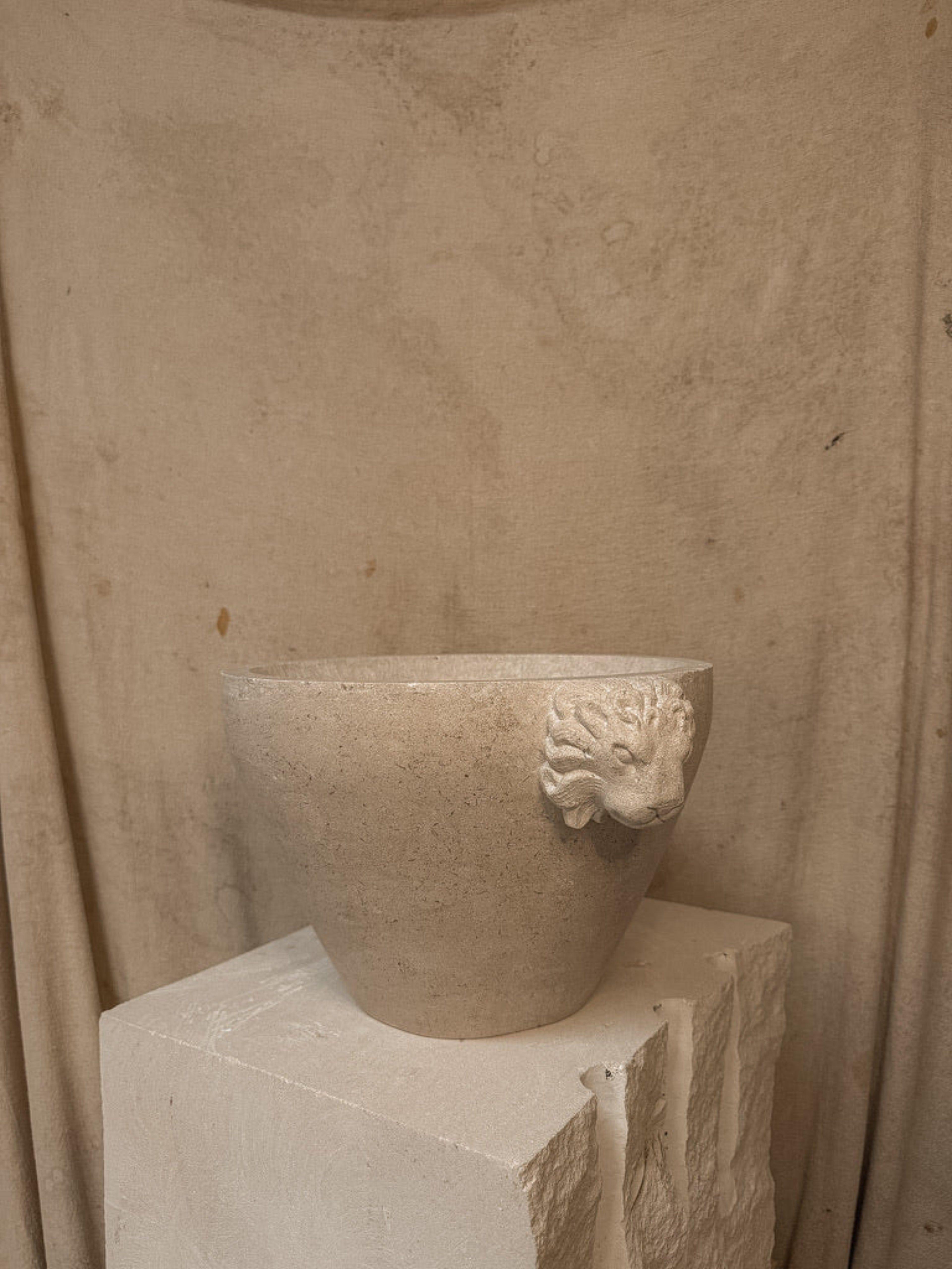 PORTLAND LIMESTONE BUXTON BOWL