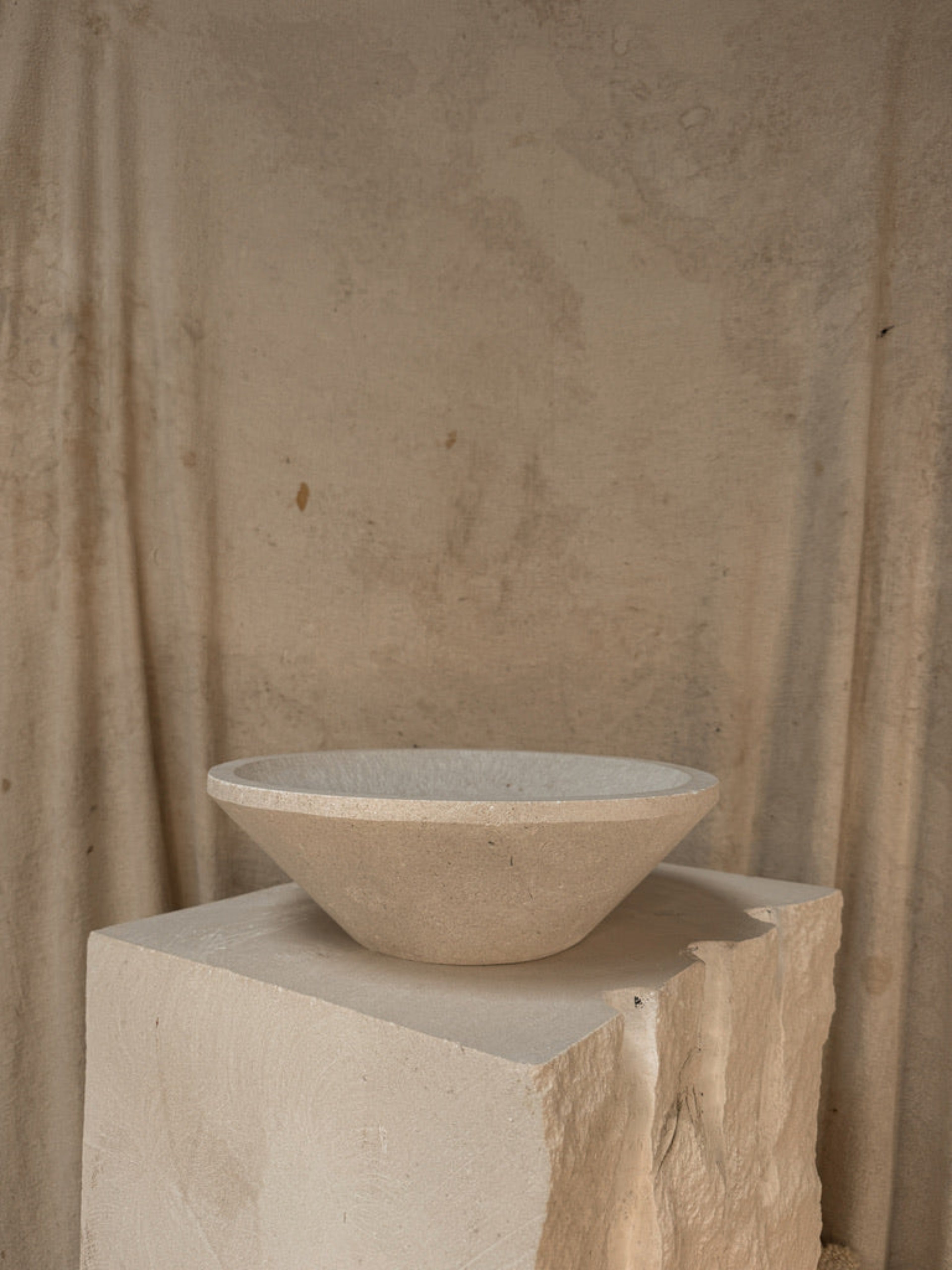 PORTLAND LIMESTONE SAWSTON BOWL