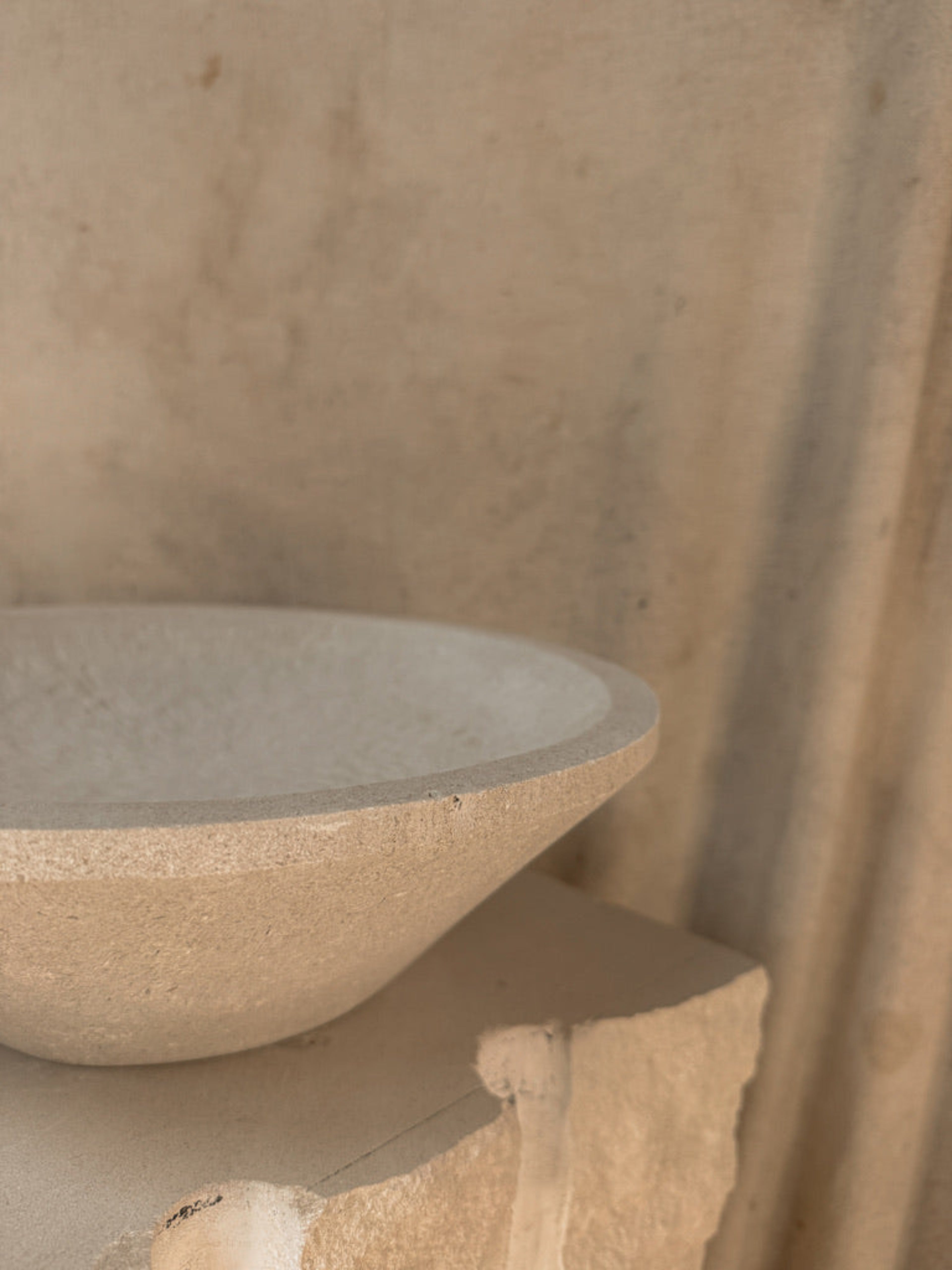 PORTLAND LIMESTONE SAWSTON BOWL